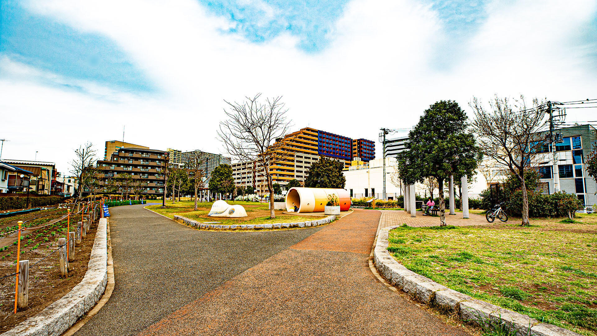 鮫洲入江広場