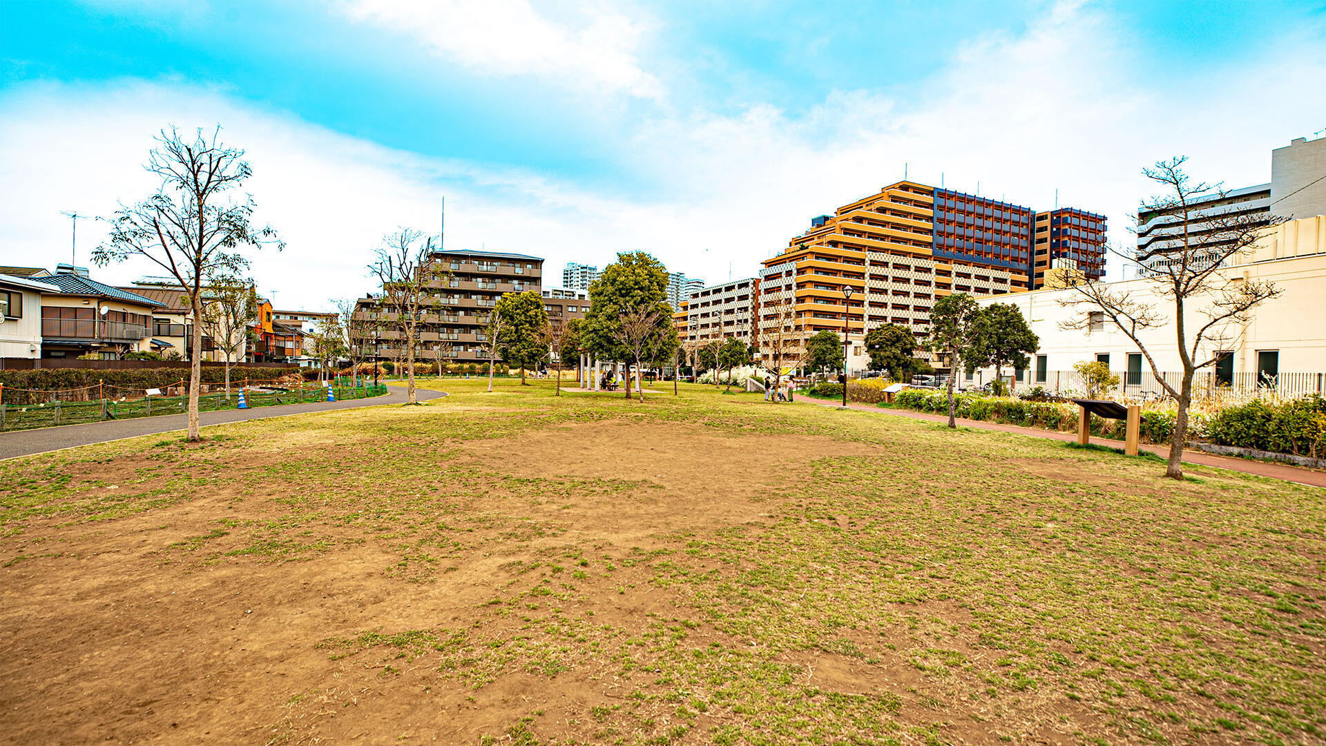 鮫洲入江広場