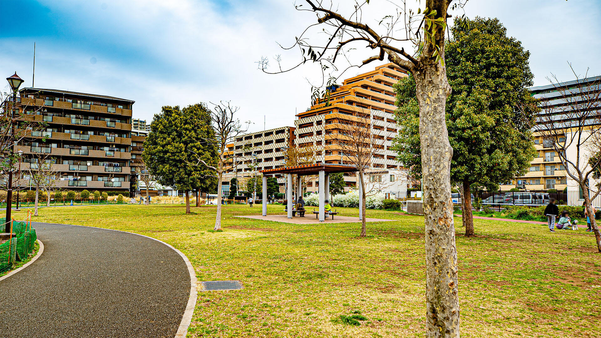 鮫洲入江広場